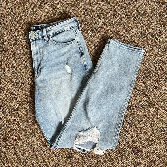 Hollister Jeans Hollister Ultra Highrise Ripped Light Wash Mom